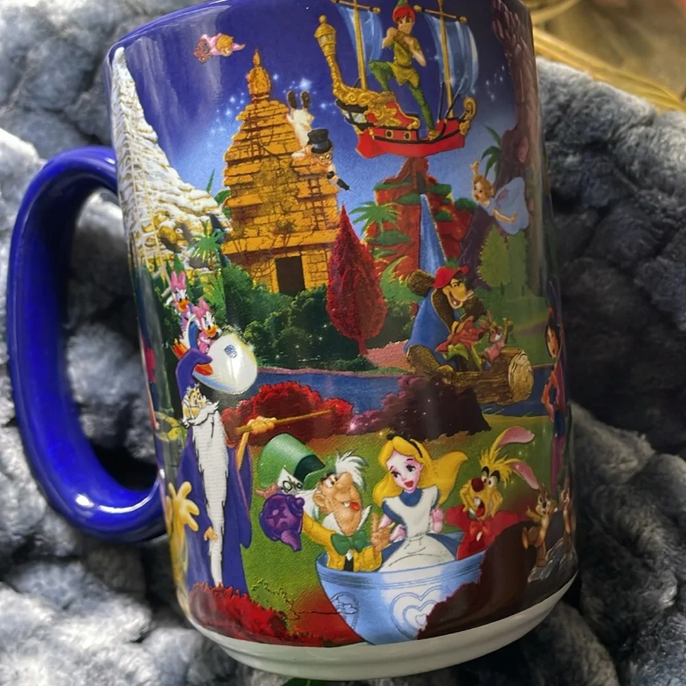 Disneyland Resort Magic Kingdom 3D Blue Mug! Collectors treasure 2013 piece NEW